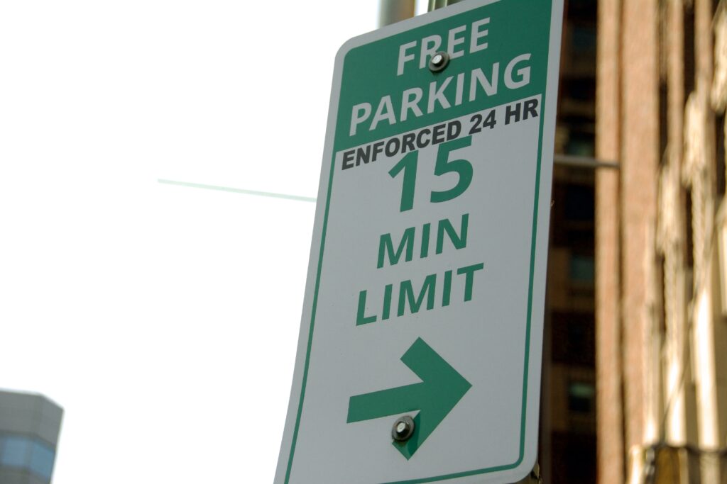 15 minute parking sign