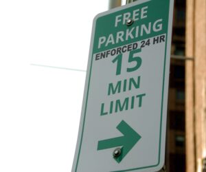 15 minute parking sign